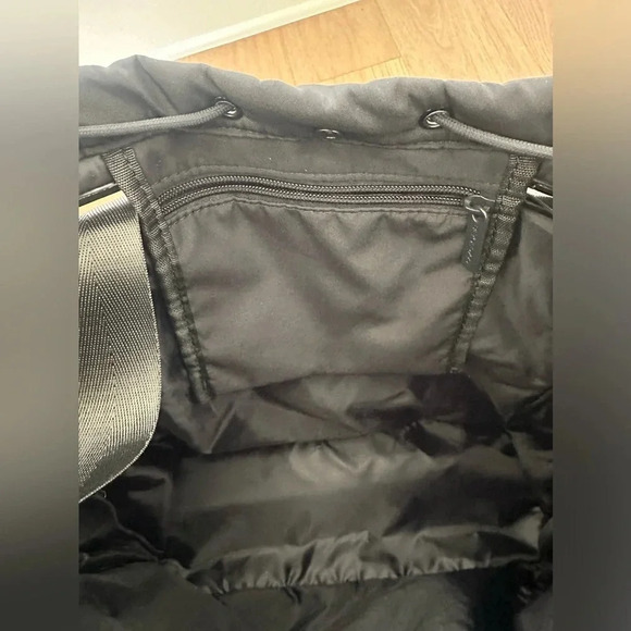 Beyond Yoga Gym Bag New Drawstring Black Convertible Bag - Picture 5 of 8